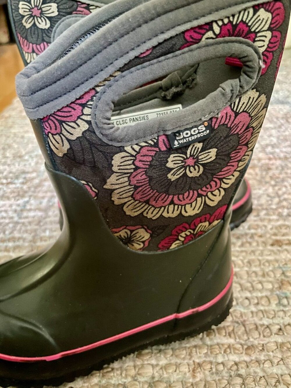 Bogs Classic Pansy Floral Girls Size 8 Floral Waterproof Thermal Insulation Boot - Picture 2 of 8